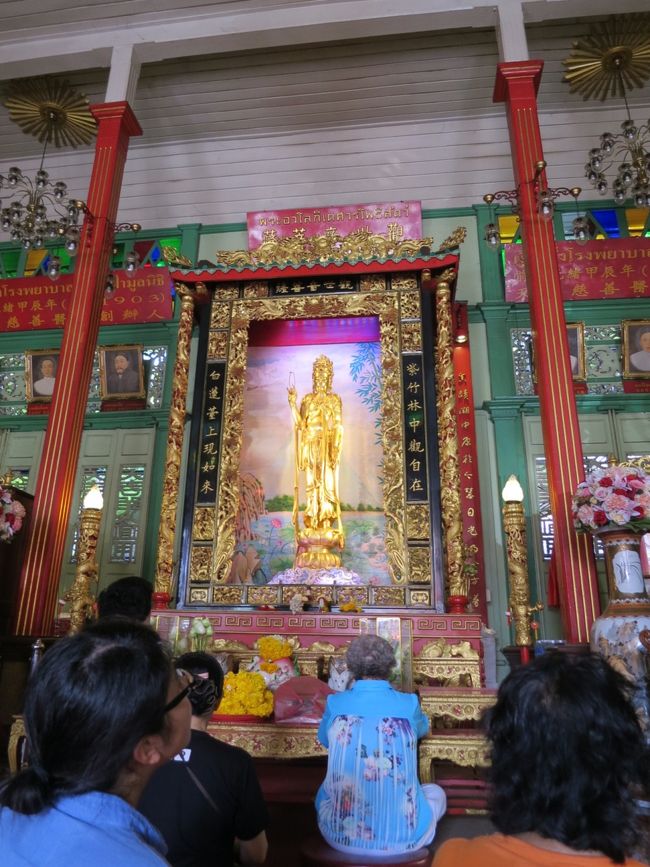 ワット・トライミットから見てたのは中華廟でした