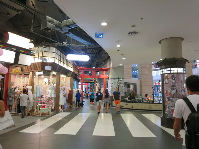 日本フロア<br />また大鳥居だ！