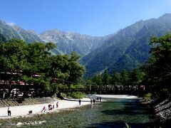うわぁ〜、雲一つない青空！！前日よりも晴れてる〜〜ヽ(^o^)丿