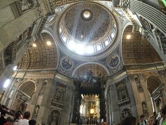 「サン・ピエトロ大聖堂」

世界最大のカトリック聖堂。プラマンテ、サガッロ、ラファエロ、ミケランジェロなど有数の建築家によって完成されました。