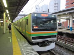藤沢駅にて。東海道線熱海行き普通。