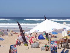 ガイドさん曰く、ポルトガルでメジャーなビーチ「PRAIA DAS MACAS」に到着！

写真はごちゃっとしていますが、爽快感抜群です！