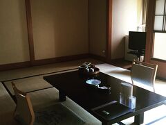 お宿は箱根湯本ホテル。
箱根ベーカリーのパンが食べたくて。
趣のあるほてるで、露天風呂も気持ちよく、くつろげました。