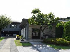 白磁が何とも美しいですね


