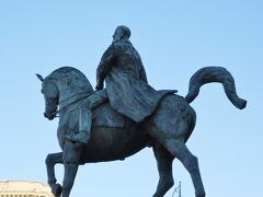 カロル1世の像。
初代ルーマニア国王です。