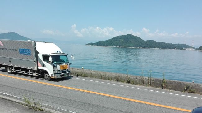 安芸路ライナーで呉線を行く。呉線は呉から先はそれこそ「飽きるほど」海が見えるが呉までの区間でも海はそれなりに見える。