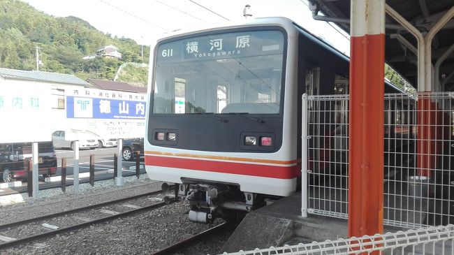 高浜に着くと2編成しかいない610系に当たった。ドア上LEDで途中衣山や古町からのバス時刻の案内をしているのが印象的だった。大手町までのんびり乗る。