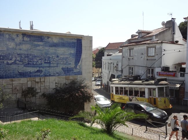 街を歩けばアズレージョ。