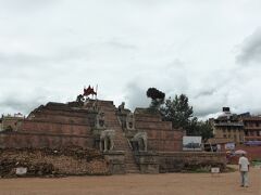 六層の台座だけを残し倒壊してしまったファシデガ寺院。