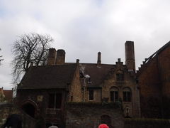 運河沿いにある【ゲストハウス　ボニファキアス（Guesthouse Bonifacius）】
こじんまりとした、とても歴史のあるホテルだそうです。
とても評判はいいみたいですよ。