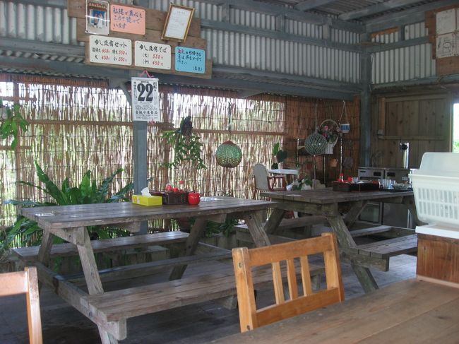 ちょうど席に人がいなくなったので写真を撮りました。食べ終わった9:40頃には行列は２組くらいになっていました。みんな朝ごはんという感じできていたのかな。売切れ次第終了ですが、朝ごはんとお昼の間くらいだとそんなに混んでいないのかも。