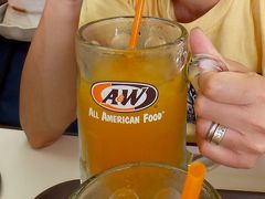 最後に、エンダーでハンバーガーを食べて締めます。
このオレンジジュースも外せないです。