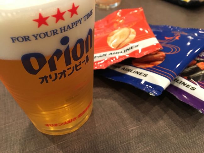 那覇のラウンジで最後のオリオンビール。