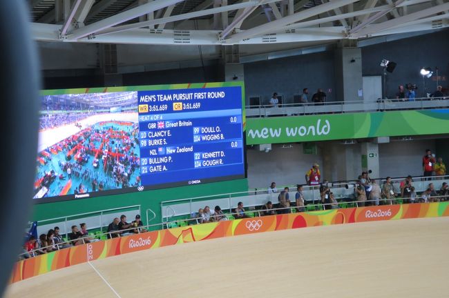 イギリスチームにはツールドフランスチャンピオンのウィギンスがいた。