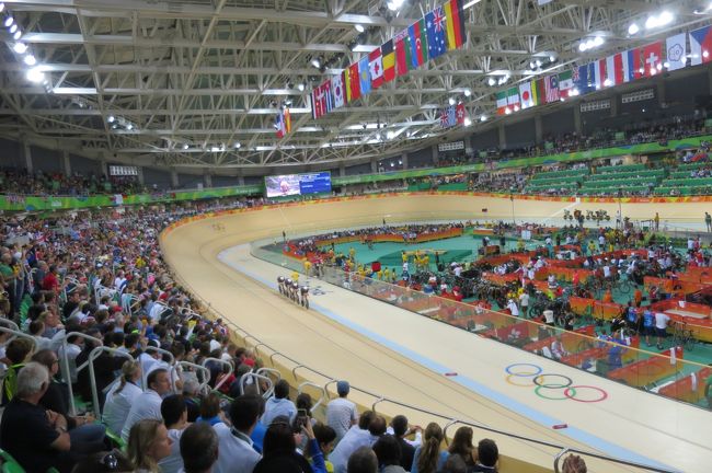 序盤はオーストラリアチームがリード。<br />ただし、終盤、イギリスが一週ごとにタイムを縮め、最後に大逆転でイギリス優勝。