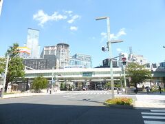 地下鉄の日本橋駅で電車を降りて、地上をてくてく…
