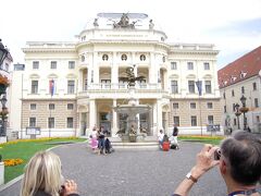 スロヴァキア旧国立劇場です。小さくてかわいい劇場でした。