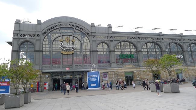 ドレスデン中央駅。やはりチェコとは建物の雰囲気が違う感じ。