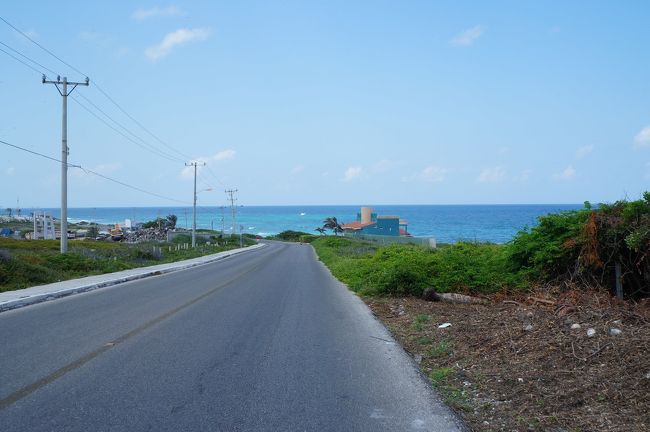 さて、そろそろ帰ろーかとドライブ再開。こーんな道が続きます。