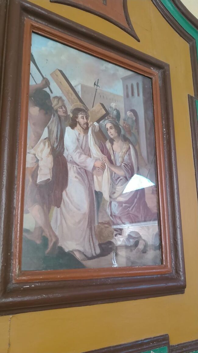 　十字架を背負って歩かされるキリスト<br />回廊には絵画が飾ってありました。<br /><br />　観光後クラクフへ　40ｋｍ