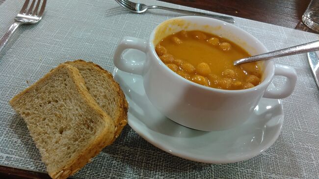 　夕食はホテルで<br />トマトスープ<br />