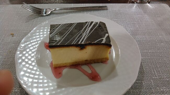 　チーズケーキは美味しかった<br /><br />この後ぞろぞろとスーパーへ。嬉しい！徒歩10分くらい。