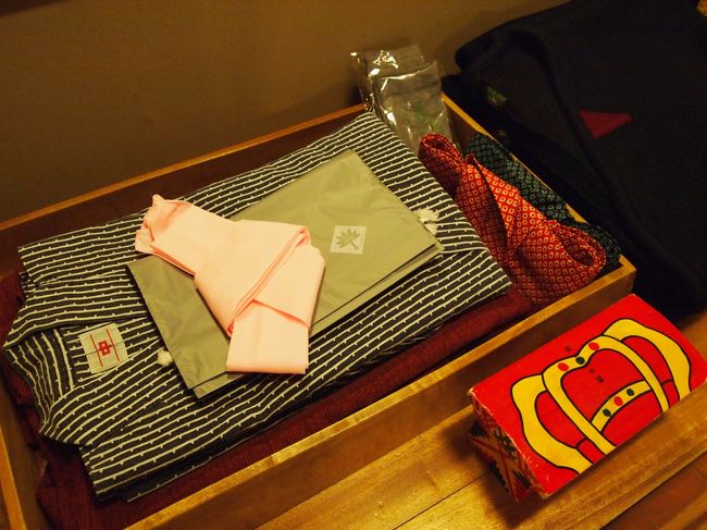 ゆかた。<br />もはや1枚だったのか2枚だったのか、記憶があいまい。