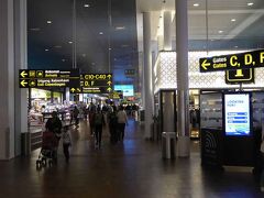 8月10日
朝7時頃のコペンハーゲン国際空港です。アイスランドの国際空港(KEF)まで約3時間です。
