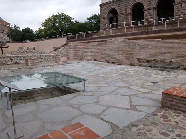 紀元後4～6世紀の行政長官の家の跡。<br />12の部屋と中庭つきという豪邸だったようです。<br />この写真は中庭。