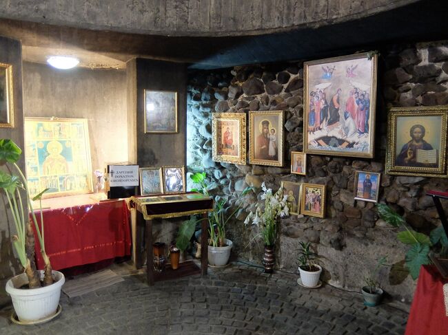 受付のあるエリアではお祈りグッズやお土産品を売っていました。<br /><br />まぁ少しは雰囲気を味わえたかな！？