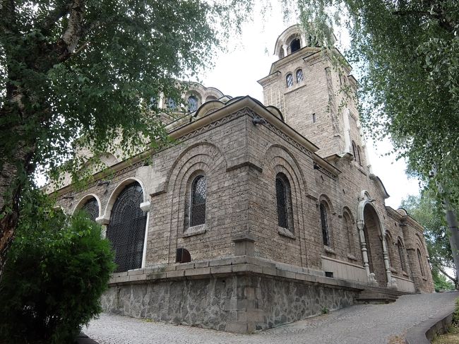 北西の角から撮ってみました。<br />雰囲気は分かるものの、正面じゃないので結局よくわからない。。