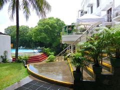 雨上がりのホテル。

今日も昼食はホテルで。