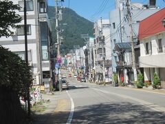 なので再び西口へ出て温泉街を歩き…