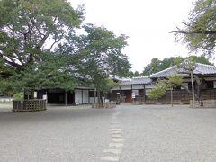 弘道館に来ました。

水戸藩士が学んだ藩校。

徳川斉昭による創設です。
入館料200円くらいだったかな？