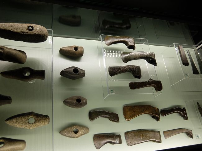 青銅時代の展示。<br />道具と武器がたくさん！
