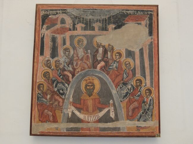 入ってすぐの展示室の2階回廊にはキリスト教の壁画が並んでいました。<br />ちょっと考古学っぽくないですが。。<br /><br />こちらはクラペッツにある聖ペトカ教会の壁画。