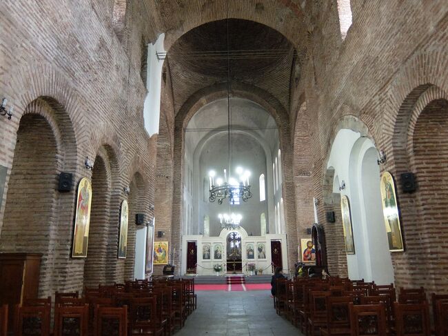 内部もレンガ積み上げ仕様。<br />よく古代遺跡の教会跡でレンガ積み上げ仕様を見かけますね。<br />基礎部分しか残っておらず想像が難しいですが、きっとこんな感じだったのでしょう。