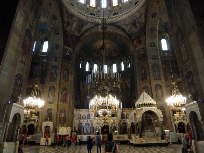 聖所はキラキラというよりは荘厳な感じ。<br />これはちょっと感動。