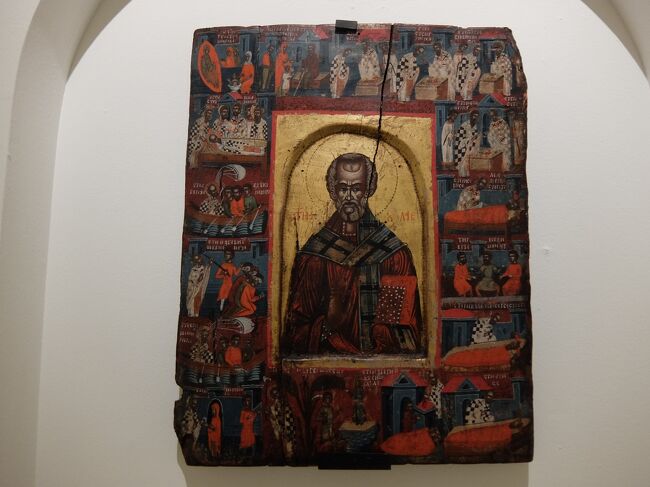 ボヤナ教会の展示も。<br />17世紀、聖ニコラスとその人生の絵。<br /><br />ボヤナ教会はリラの僧院ツアーで立ち寄ったので別の旅行記で書きますが、内部撮影厳禁でした。<br />こうしたフレスコ画が壁中に描いてあったのですが雰囲気だけでも伝わるでしょうか。<br />ボヤナ教会はここで訪れていました↓<br />https://4travel.jp/travelogue/11155057<br />「ボヤナ教会に到着」で検索