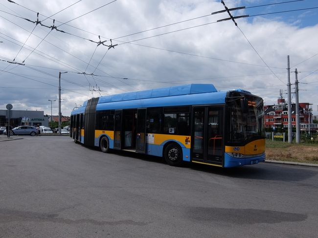 15:37<br /><br />2番トラムの終点に到着。<br />ロータリーみたいなところで下ろされました。