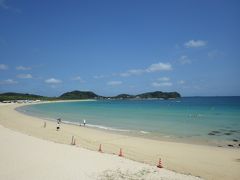 「筒城浜海水浴場」
白い砂、青い空、エメラルドグリーンの海、美しい景色です。
言い過ぎかもしれませんが、沖縄の次くらいにきれいな海と言いたい。