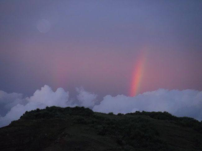 わかりにくいですが、<br />ダブルレインボーです。<br />初めて見ました。すごくいい！<br />