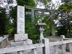 櫻井神社

福岡の指定文化財にもなっている　400年以上の歴史を持つ　山の中にひっそりと
建つ　糸島に古くからあるスポットのひとつです