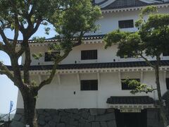 唐津城
豊臣秀吉の家臣、寺沢広高が1602年から7年の歳月を費やして築城。
現在は昭和41年に再建されたお城。