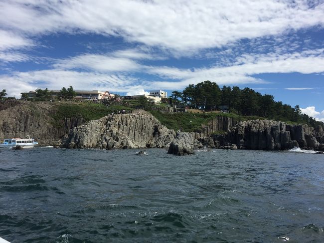 冷房ないし、暑くて汗が滝のように流れる。<br />海側のときは波が入ってくるので窓を閉めないといけない。<br />一時も早く下船したかったけど、たっぷり３０分はあった。