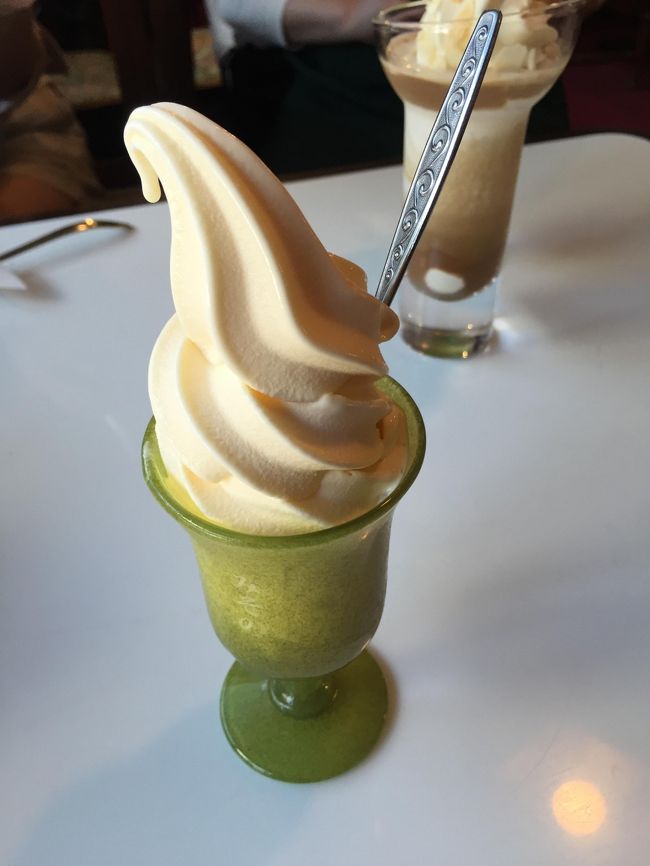 小樽に到着後、早速ソフトクリーム。