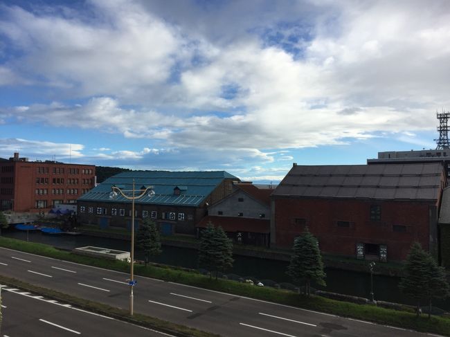 台風が近づいてきているらしい。風が強い。帰りの飛行機、早い便で良かった。