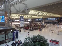 　　成田空港　第２ターミナル。