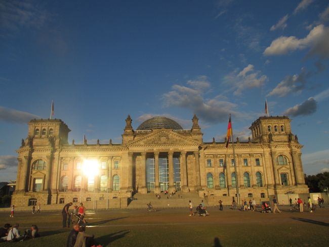ドイツ連邦議会議事堂<br /><br />1884〜95年に建てられた