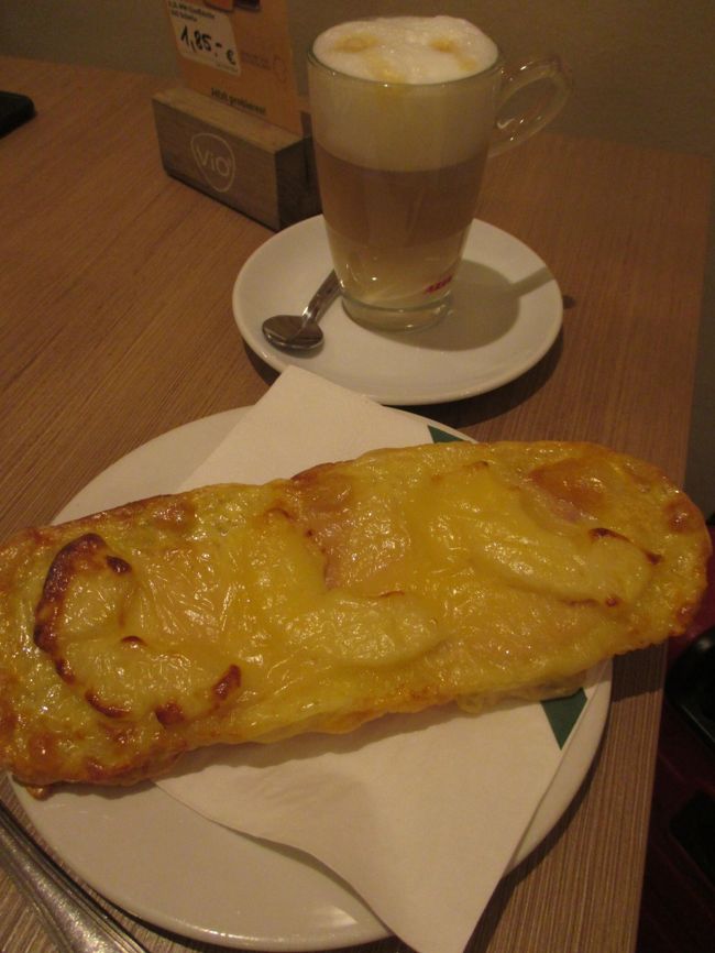 Bamberg<br /><br />駅のカフェで食べた朝食<br /><br />railpass利用で鉄道でWurzburgへ移動１時間<br /><br />Part2に続く